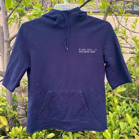 🧥DKNY JEANS Cropped Pullover Hoodie/Sweatshirt in Navy Size Petite M - EUC - Picture 1 of 7